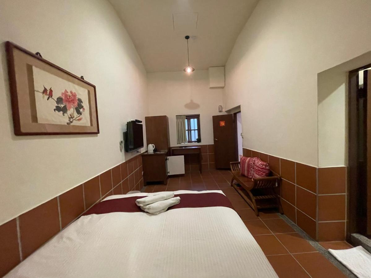 左營蓮潭郭家百年古厝 Hotel Kaohsiung Luaran gambar